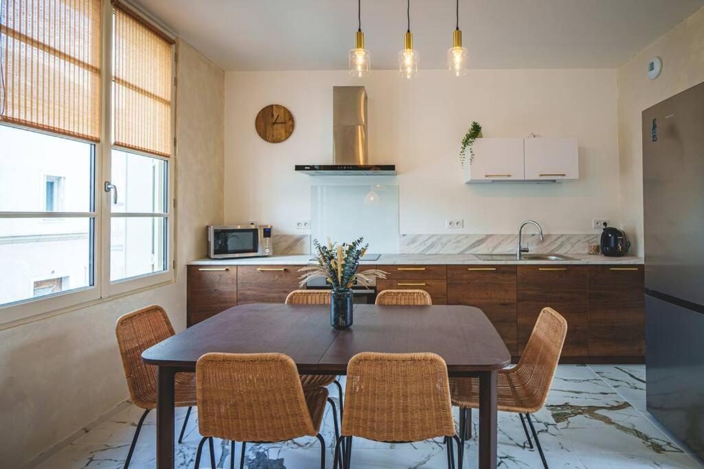 סומור The House Of Celeste מראה חיצוני תמונה